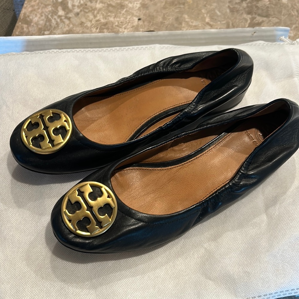 Tory Burch low heel shoes…Sz9